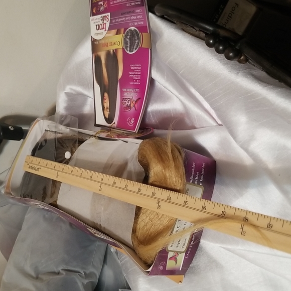 New Born Free Blonde Ombre Wig Magic Lace Front Curved Part Heat Safe Straight - Picture 9 of 9